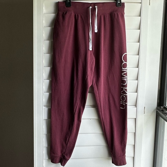 Calvin Klein Women's Pajama Pants in Gray and Burgundy - Picture 4 of 9